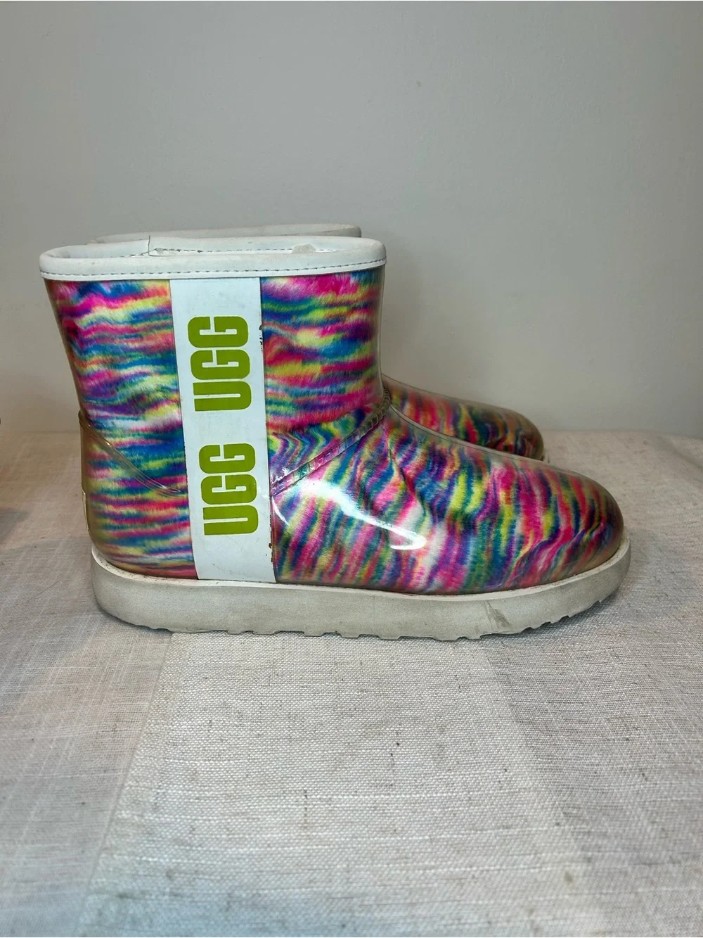 UGG clear Rainbow Tie-Dye Short Boot - Pink Multi